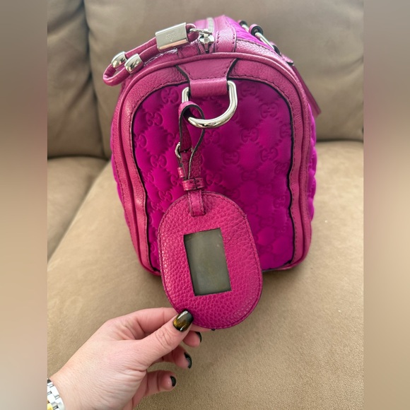 Gucci Fuchsia GG Embossed Neoprene Techno Tag Medium Boston Bag - Picture 4 of 15